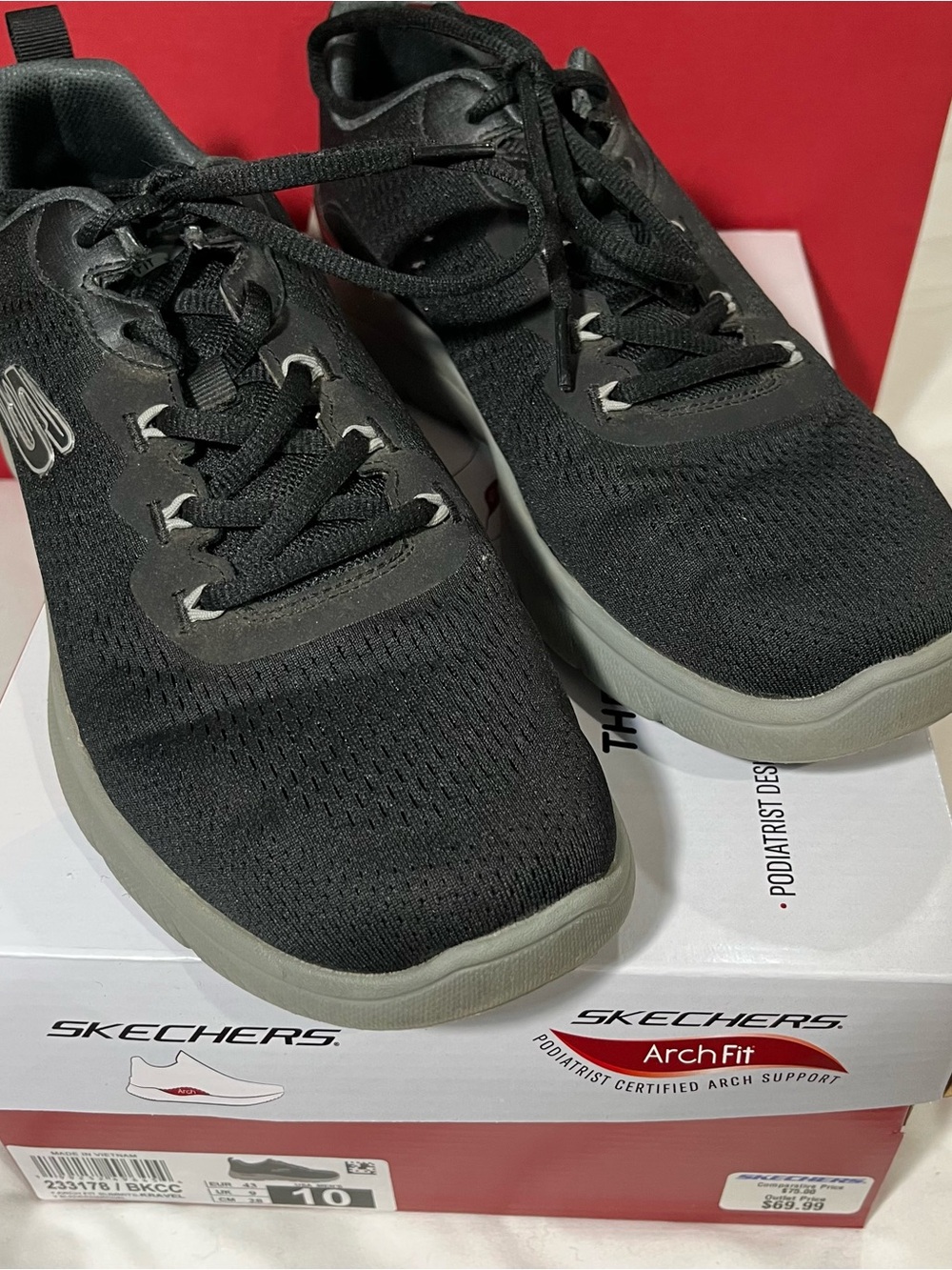 Skechers Men’s Sz 10 Arch Fit Summits Kravel Black Charcoal Mesh Sneakers & Box